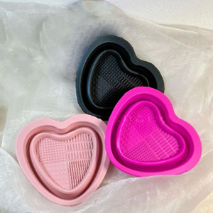 Herramientas de maquillaje facial, envío rápido, portátil, en forma de corazón, cepillo de maquillaje de silicona, estera limpiadora, herramientas de maquillaje plegables, cuenco de limpieza - Product Image 4