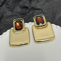 Offre Spéciale Unique Style Français Géométrique Carré Bloc Gemme Plaqué Or Boucles D'oreilles Zircon Bijoux De Mode pour Femmes Boucles D'oreilles