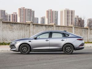 รถยนต์ไฟฟ้า qin PLUS 510กม. รุ่นพิเศษแบตเตอรี่57.6kWh พรีเมี่ยม100kW ชาร์จเร็วประสิทธิภาพสูง - Product Image 4