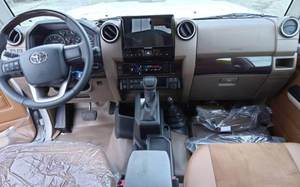 VENTAS CALIENTES de Toyota <span class=keywords><strong>Land</strong></span> <span class=keywords><strong>Cruiser</strong></span> 79 GDJ V8 79 USADO, Doble Cabina, 2.8L Turbo Diésel Automático - Product Image 3