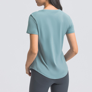Séchage rapide Running Gym Noirs Arc Ourlet Petit quantité minimale de commande Nylon Spandex T-shirts de sport pour femmes Logo personnalisé - Product Image 2