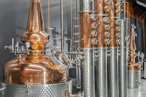 Équipement de distillation d'alambics d'alcool Machines à vodka Équipement de distillation d'alcool en vente
