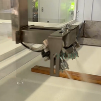 Machine de pulvérisation automatique à mouvement alternatif pour panneaux de bois, meubles et revêtements CNC
