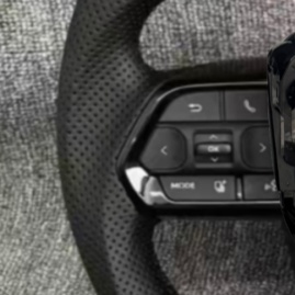 พวงมาลัยหนังหุ้มไม้พีชแบบกำหนดเอง เหมาะสำหรับรถยนต์โตโยต้า ไฮลักซ์ ทันดรา แลนด์ครุยเซอร์ ปราโด เอฟเจ ไฮแลนเดอร์ แอลซี200 แอลซี300 ปราโด - Product Image 3