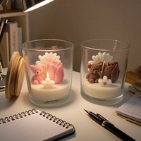 Petite Bougie Votive Parfumée Faite Main en Cire de Soja, Ours Tulipe et Marguerite, pour Décoration d'Intérieur Pendant Diwali et Noël