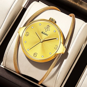 <span class=keywords><strong>Montre</strong></span> à quartz minimaliste pour <span class=keywords><strong>femme</strong></span>, cadran en verre de 32 mm, bracelet en alliage d'inspiration coréenne avec accents de diamants, résistante à l'eau jusqu'à 10 m, analogique - Product Image 1