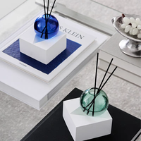 Bouteille en verre en forme de boule METURE pour l'aromathérapie 8D 10D 12D Orbe en verre décoratif Couleurs personnalisées Verre peint Diffuseur de roseaux