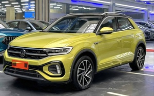 Volkswagen T-Roc 2023 1.5TSI 300TSI 2WD Edición Starlight, Automático, Amarillo, Pintura Original, Auto Usado - Product Image 2