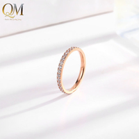 Bague en acier inoxydable QM style coréen minimaliste avec diamants incrustés, pour femme, polyvalente, élégante et tendance, accessoire de niche.