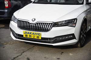 สโกด้า ซูเปอร์บ 2025 2.0T เทอร์โบ R17 สีดำ เกียร์อัตโนมัติ 6 สปีด รถแฮทช์แบค 5 ประตู พวงมาลัยซ้าย 6 ถุงลมนิรภัย กล้องมองหลัง 360 องศา - Product Image 2