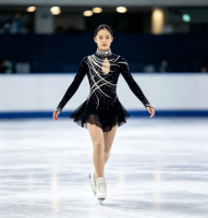 Robe de patinage artistique noire à col montant et manches longues en Spandex/Nylon, dos large ouvert, jupe ornée de strass, pour enfants, compétition sur glace