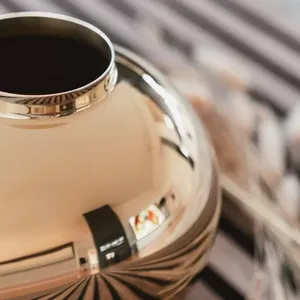 แจกันพื้นอาร์ตเดคโคในทองเหลือง - Product Image 2