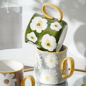 Mug en céramique de porcelaine de style nordique moderne, design floral, de haute qualité et à bon prix, pour boissons chaudes ou froides. - Product Image 2