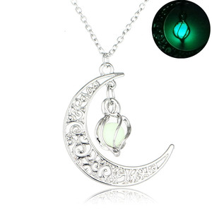 Collier lumineux de lune pour les femmes Halloween pendentif en pierre lumineuse creuse en acier inoxydable plaqué argent bijoux de charme chic - Product Image 6