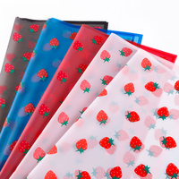 Tomber en couleur coréen Top qualité mignon fraise imprimé fleuriste papier d'emballage matériel étanche fleur emballage papier
