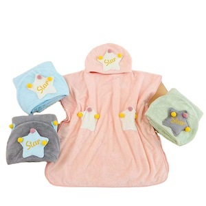 Albornoz Infantil con Capucha de Animales de Terciopelo de Coral Suave - Toalla Tipo Capa Absorbente con Bordado - Product Image 1