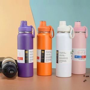 Bouteille d'eau sport en acier inoxydable à isolation sous vide avec affichage LED de la température, grande capacité, avec sangle, pour le camping, modèle K135 - Product Image 1