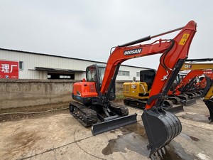 Excavadora de cadenas Doosan DX60 con sistema hidráulico eficiente, chasis robusto, gran profundidad de excavación para ingeniería agrícola y urbana - Product Image 4