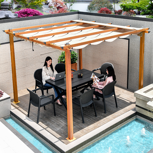 Pérgola de Patio Exterior con Toldo Ajustable y Retráctil, de Aluminio con Acabado Madera, para Jardín, Terraza, Patio Trasero y Césped - Product Image 1