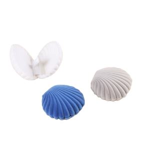 2024 nuevo estilo Venta caliente encantador helado forma terciopelo joyero anillo vitrina para venta al por menor - Product Image 1