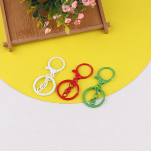 Juego de llaveros de cadena de cuatro eslabones de metal de colores, accesorio DIY para bolsos, piezas decorativas chapadas en colores blanco, rojo, verde y amarillo - Product Image 1
