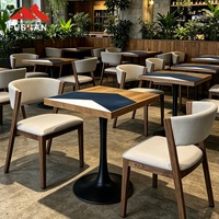 Table rectangulaire ou ronde personnalisée en gros avec chaise métallique pour café intérieur, aire de restauration, cantine scolaire, restaurant commercial