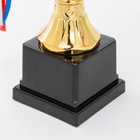 Trophées génériques populaires en métal or, argent, bronze avec base en plastique pour compétitions sportives ou activités de club TB07
