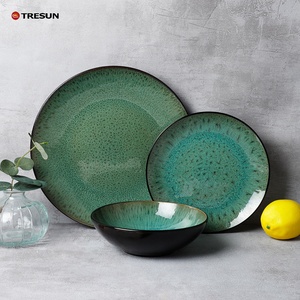 Vaisselle de luxe nordique noire et bleue émaillée réactive bicolore <span class=keywords><strong>18</strong></span> <span class=keywords><strong>pièces</strong></span> à prix réduit <span class=keywords><strong>Service</strong></span> d'<span class=keywords><strong>assiettes</strong></span> et bols en céramique pour 6 personnes - Product Image 1