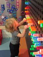 Venta al por mayor educativo montado en la pared de madera aprendizaje pared actividad ocupado juegos de mesa interactivo juego de pared