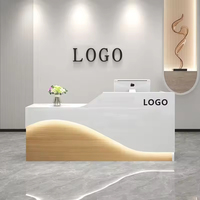 Comptoir de réception moderne personnalisé, simple, rectangulaire et incurvé pour bureau, salon de beauté, magasin de vêtements