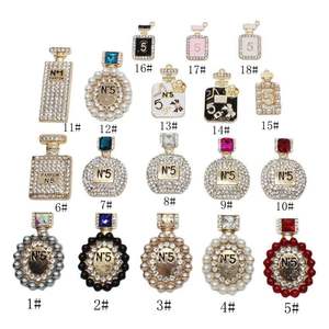 Vente flash, pendentifs de flacons de parfum en lucite de marque de luxe, colorés, inspirés des designers, perles en vrac, collier, bracelet, fabrication de bijoux - Product Image 2