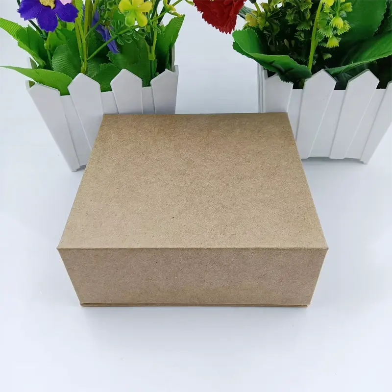 Boîte d'emballage cadeau pliante en papier kraft, carton, papier cosmétique de luxe à prix compétitif avec fermeture magnétique