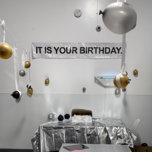 The Boss Husband Home Office IT IS YOUR BIRTHDAY BANNER Impresión digital Decoraciones para fiestas de cumpleaños Fiestas Jubilaciones - Product Image 6