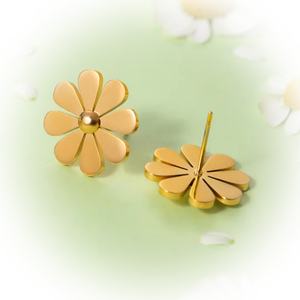 Pendientes de Moda Minimalistas, Chapados en Oro de 18K, Acero Inoxidable, Impermeables, con Diseño de Flor de Margarita, para Mujer - Product Image 1