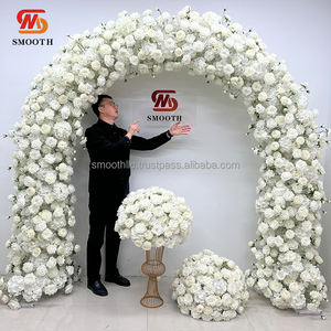 Arco Floral de Entrada con Diseño Personalizado SMOOTH, Hojas de Flores Blancas para Decoración - Product Image 5