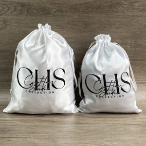 Sacs à cordon en satin blanc personnalisés avec impression noire - Emballage de luxe pour extensions de cheveux et vêtements - Product Image 4