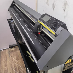 Traceur de découpe vinyle large Graphtec <span class=keywords><strong>CE6000</strong></span>-<span class=keywords><strong>120</strong></span> et <span class=keywords><strong>CE6000</strong></span>-120plus, 95% neuf, d'occasion - Product Image 1