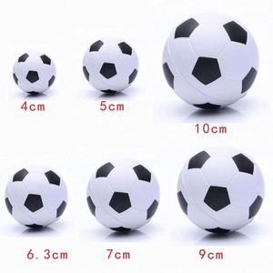 Jouet anti-stress personnalisé avec logo imprimé - Funisolutions FS-0020 - Mousse PU - Forme de ballon de football - Cadeau promotionnel à presser - Product Image 2