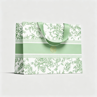 Sac fourre-tout en papier d'art durable haut de gamme avec poignée en ruban cachée à l'intérieur, carton ivoire 190-230 g/m², logo de marque personnalisé