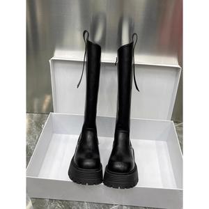 Bottes hautes asymétriques noires polyvalentes pour femme 2026 – Bestseller automne-hiver, tendance, semelle épaisse, effet amincissant - Product Image 4