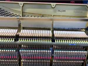 Piano Vertical Acústico <span class=keywords><strong>HQ300</strong></span> con 88 Teclas Mecánicas, Teclado de Madera Maciza de Marca Japonesa de Alta Gama, Usado en Venta - Product Image 5