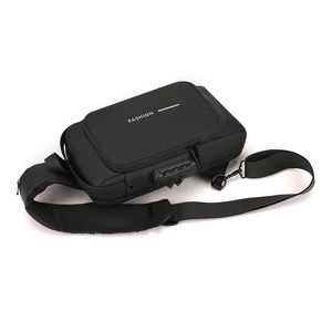 กระเป๋าคาดอกผู้ชายแฟชั่นกันน้ำกันขโมย ทำจากหนัง PU พร้อมซิปปิด  กระเป๋าสะพายข้างอเนกประสงค์สำหรับเดินทาง - Product Image 3