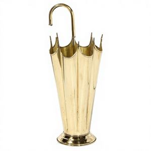 Collection Maison de Luxe : Porte-parapluie en métal antique robuste, avec éléments artisanaux, design autoportant, fonction tout-en-un - Product Image 1