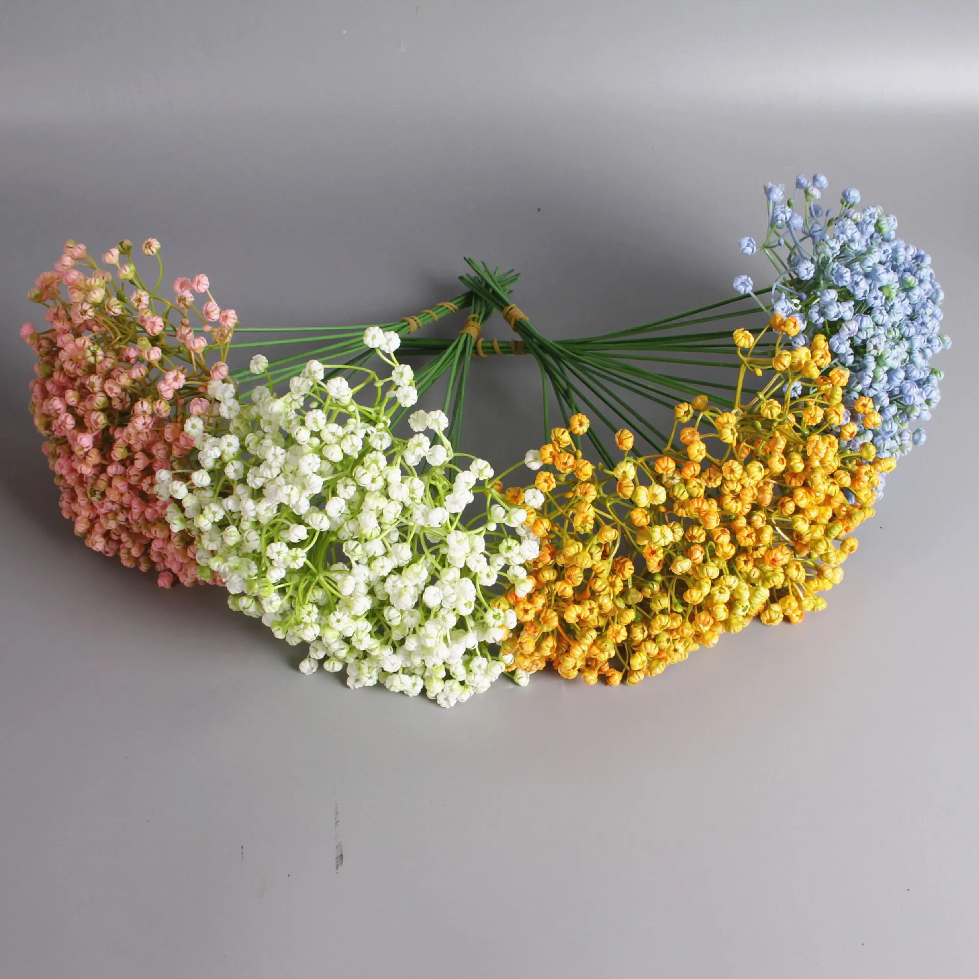 गर्म बिक्री के लिए नई शैली प्लास्टिक babybreath फूल शादी पृष्ठभूमि फूल व्यवस्था