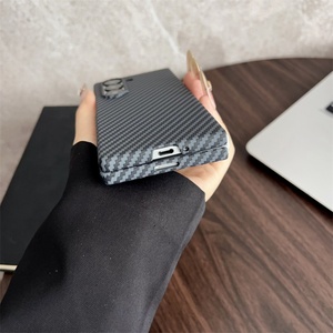 Étui de téléphone magnétique ultra-fin en fibre de carbone avec texture pour Samsung Z Fold 7 6 5 4 3 avec film en verre trempé et protection antichoc - Product Image 6