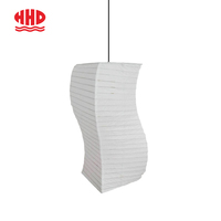 Lampe suspendue artisanale moderne en papier de riz Washi torsadé, forme organique, abat-jour fait main, lumière blanche chaude pour plafond
