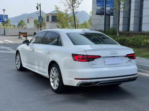 <span class=keywords><strong>Audi</strong></span> A4L modèle <span class=keywords><strong>2019</strong></span> <span class=keywords><strong>40</strong></span> <span class=keywords><strong>TFSI</strong></span> édition Fashion National VI Voiture à essence d'occasion professionnelle Prix d'exportation bon marché - Product Image 4