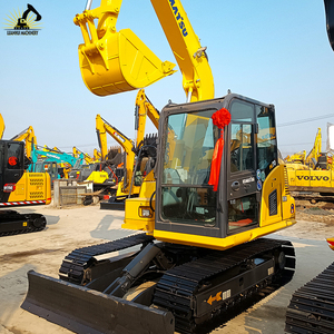 Performances de qualité professionnelle avec de faibles coûts d'exploitation et une mini-pelle Komatsu PC70 de haute fiabilité pour la construction urbaine - Product Image 1