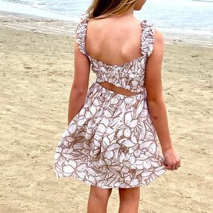 Robes décontractées pour enfants, robes à bretelles plissées à imprimé floral personnalisé, douces et respectueuses de la peau, robes hawaïennes pour enfants - Product Image 3