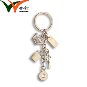 Cadeaux souvenirs, porte-clés de luxe, pendentifs variés, couronne dorée, faux diamant, porte-clés en alliage de zinc - Product Image 2